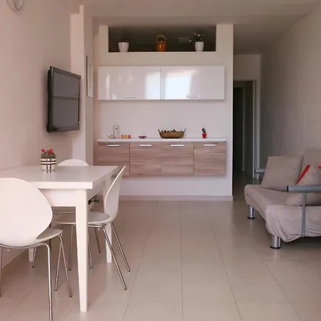 Casa Nova:trilocale Con Veranda Due Passi Dal Mare Apartment *
